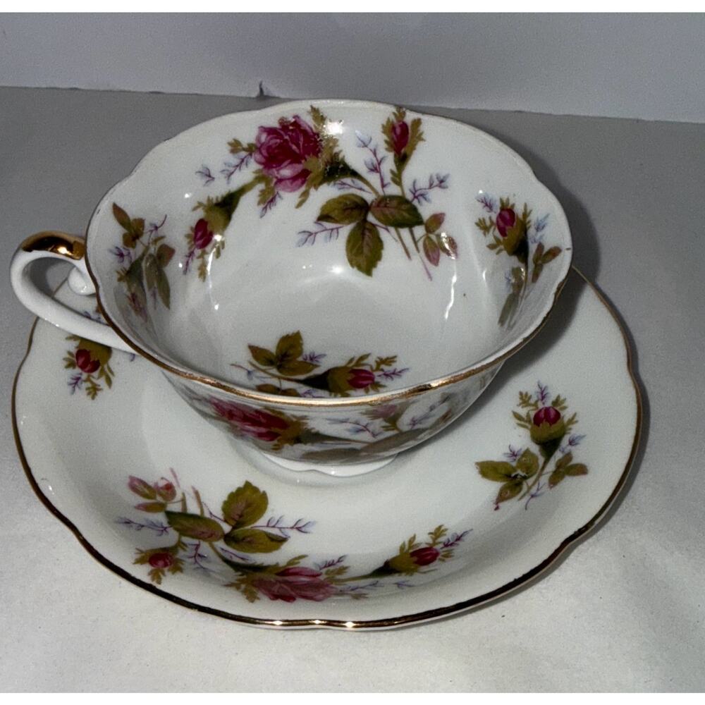 Vintage Lefton China Hand Painted Teacup & Saucer Set Red Pink Roses‎ Gold Trim